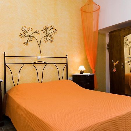 Pepi'S Rooms Triovasalos ภายนอก รูปภาพ