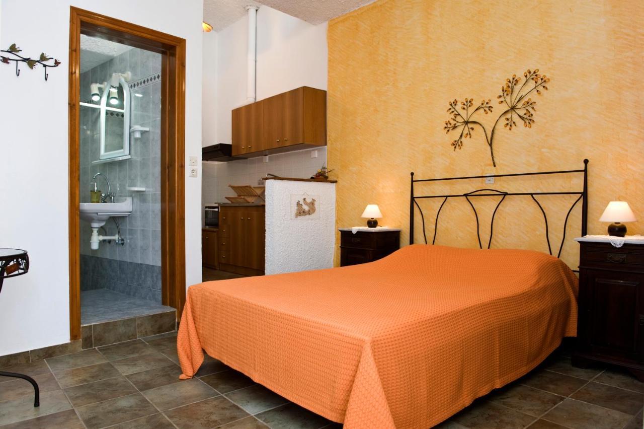 Pepi'S Rooms Triovasalos ภายนอก รูปภาพ